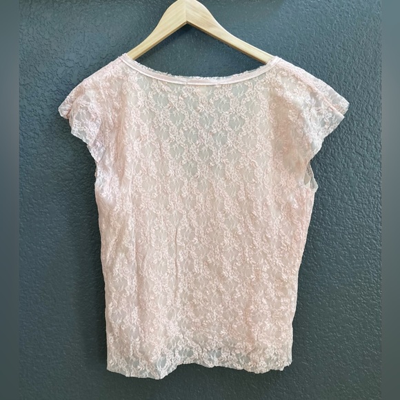 BANANA REP - coquettish lace v-neck top, spandex - Picture 4 of 6